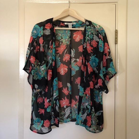 American Rag Other - American Rag floral sheer kimono